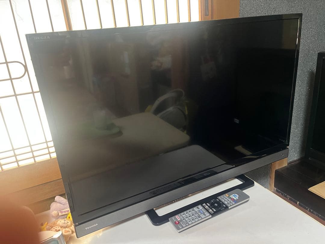 TOSHIBA 32V型テレビ　ＲＥＧＺＡ