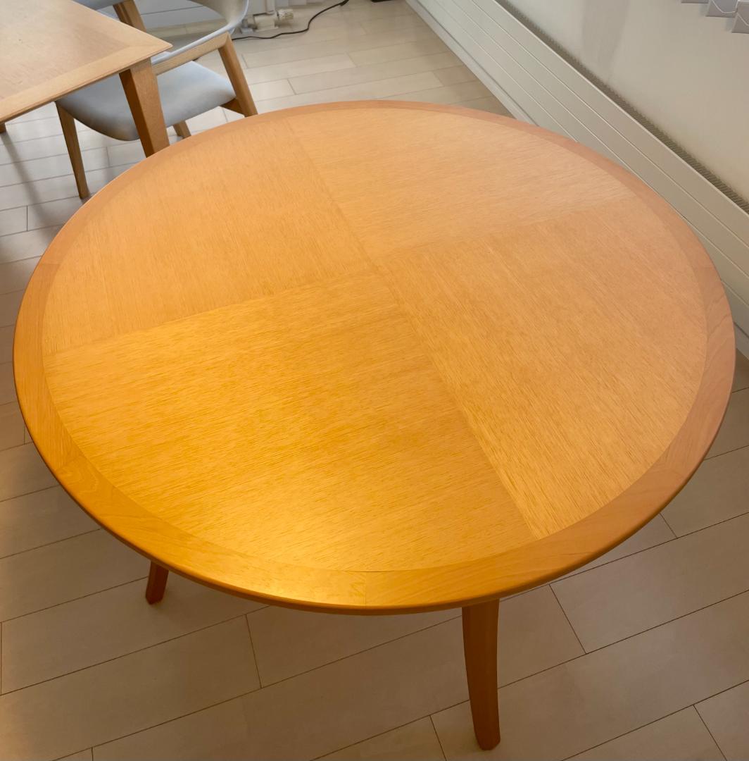 旭川家具 カンディハウス ルントオム（木製丸テーブル）