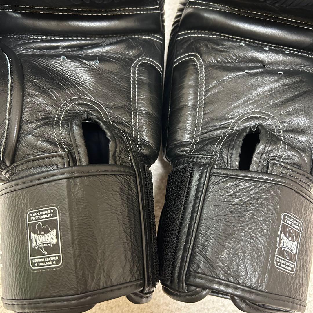 TWINS ボクシンググローブ　ツインズ　キックボクシング　グローブ