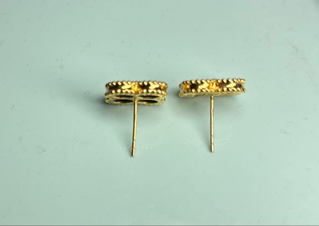 ピアス　四つ葉クローバーk18 オニキス18金　刻印有