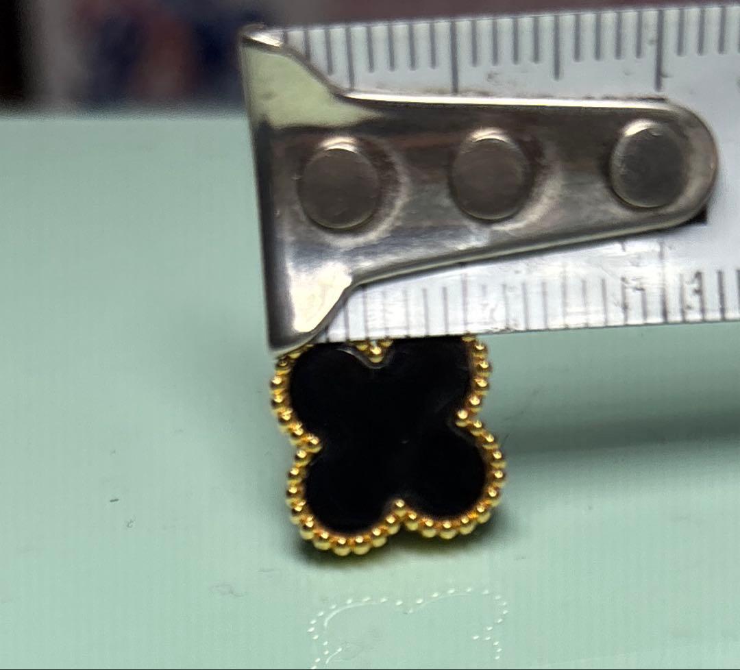 ピアス　四つ葉クローバーk18 オニキス18金　刻印有