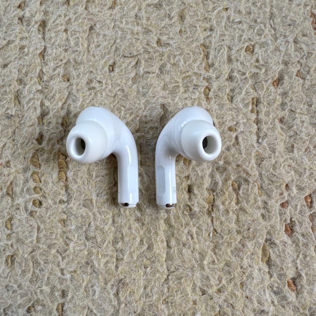 Apple AirPods Pro (第2世代・Lightningコネクタ)