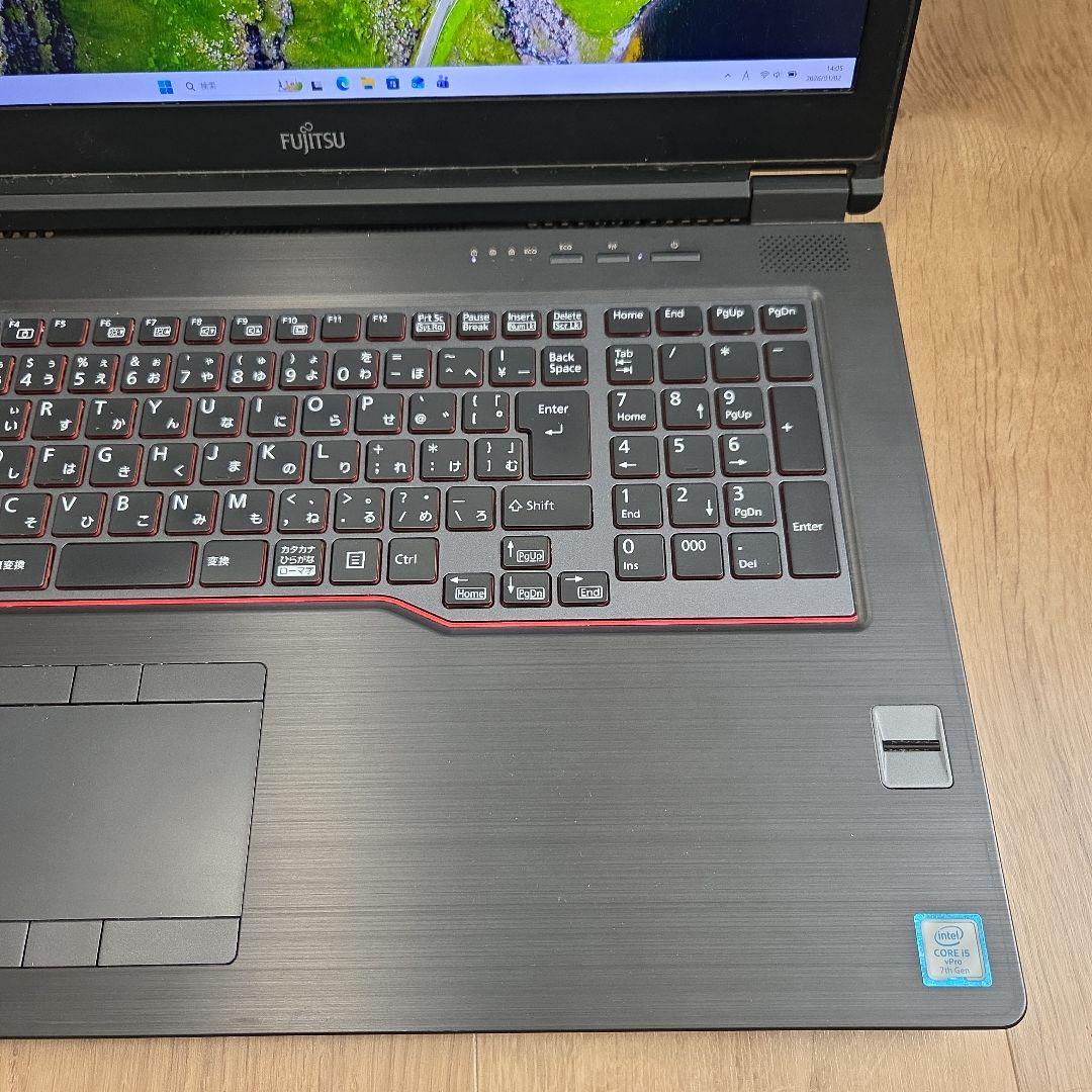 Fujitsu CELSIUS 17インチ H970 i5 mem 16GB