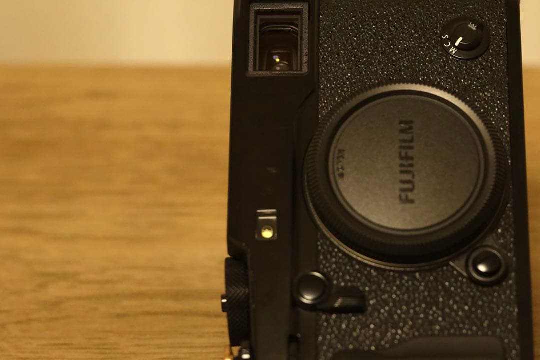 【良品】Fujifilm x-pro2 本体+充電器 シャッター枚数 3,365