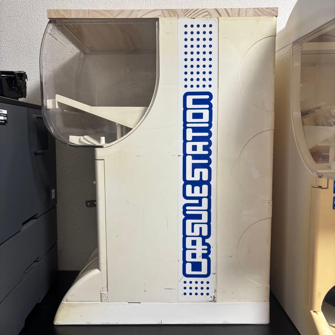 ガチャガチャ 本体 バンダイ カプセルステーション3 Ⅲ 鍵・取扱説明書付き