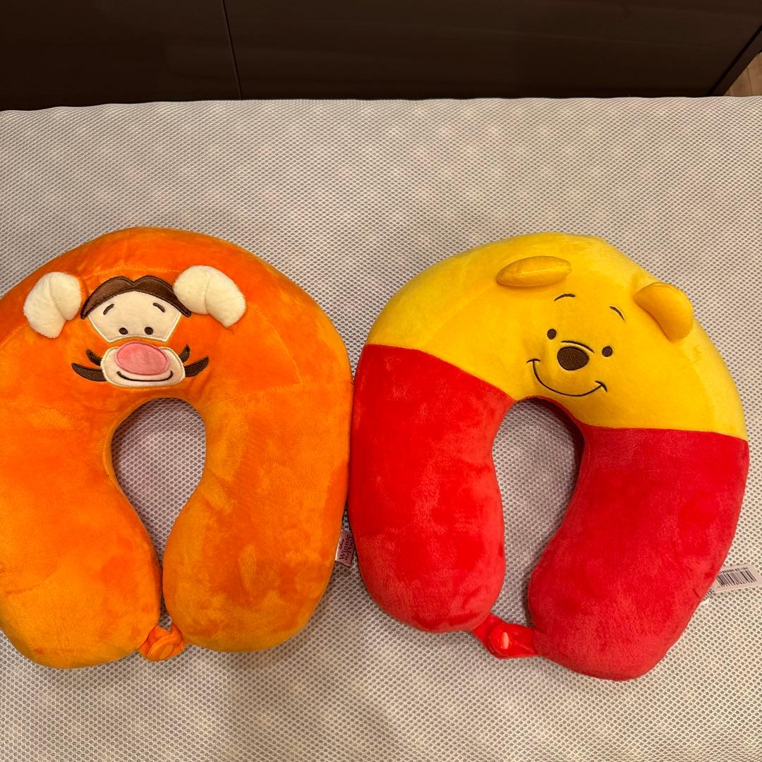 プーさんとティガーのネックピロー枕まくらトラベルピローディズニーDisney