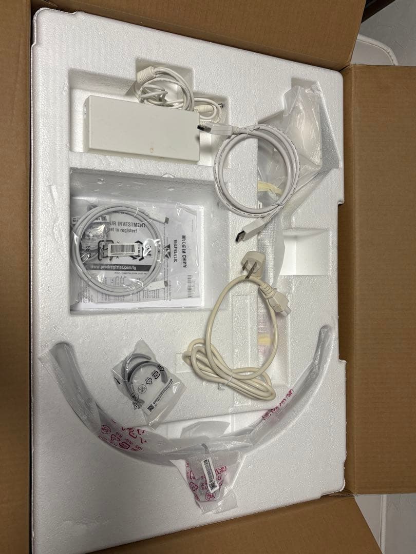 LG 27インチ4Kモニター　27UL850-W