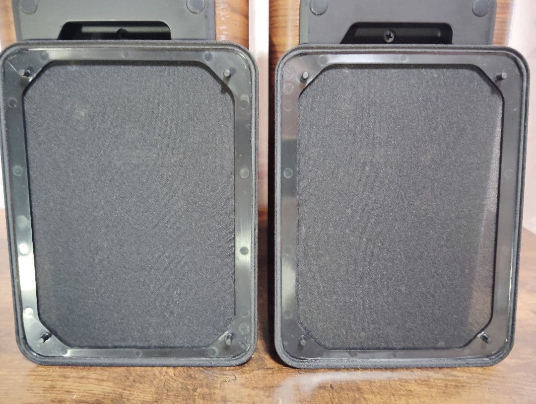 Q Acoustics 2020i スピーカー