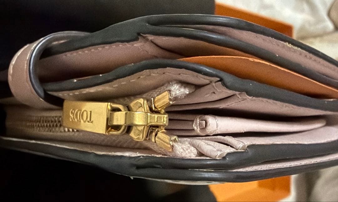 TOD'S 二つ折り財布 ライトピンク