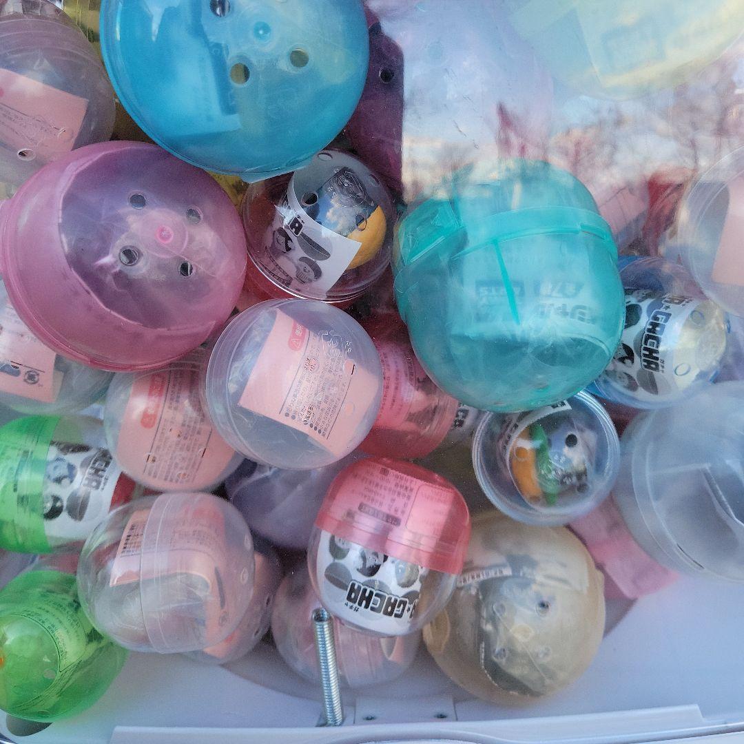 ガチャキューブ ピンク本体　500円用　カプセルトイ78個付き　超美品