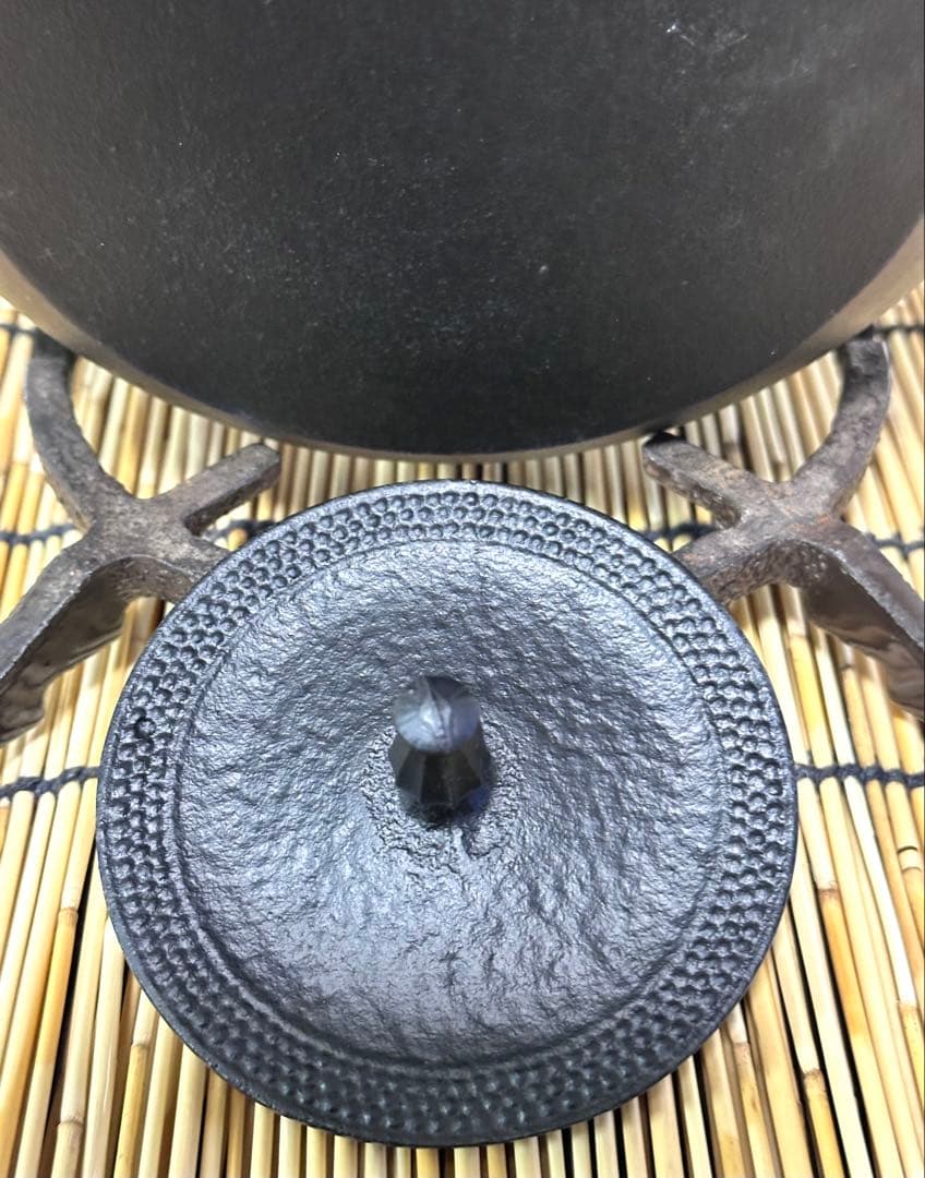 新品、供箱付　南部盛榮堂OIGEN造　１６型アラレ　ＩＨ対応品　南部鉄瓶　鉄瓶