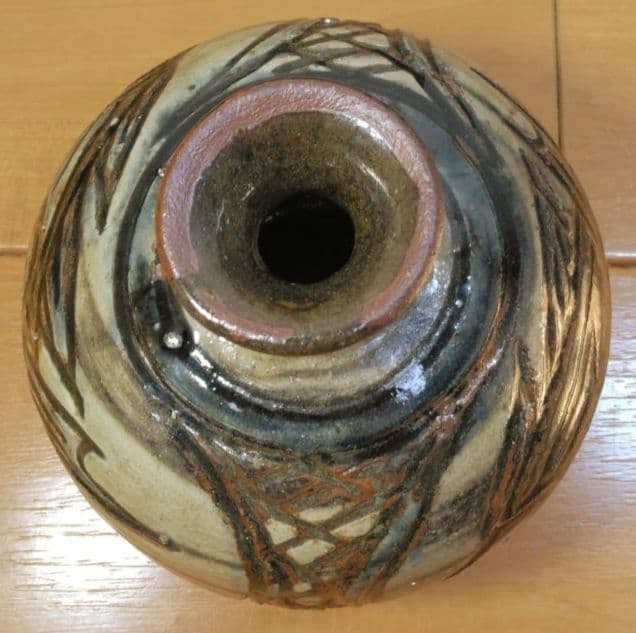 人間国宝 金城次郎 丸壺 栞 共箱 美品 壺屋焼 やちむん 壷屋焼 窓絵 笑魚