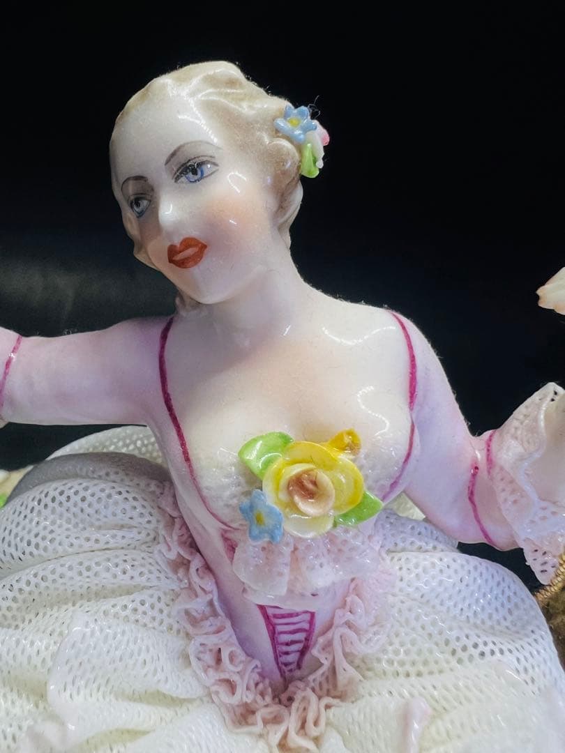 ロココ風 陶器製少女のブランコ置物