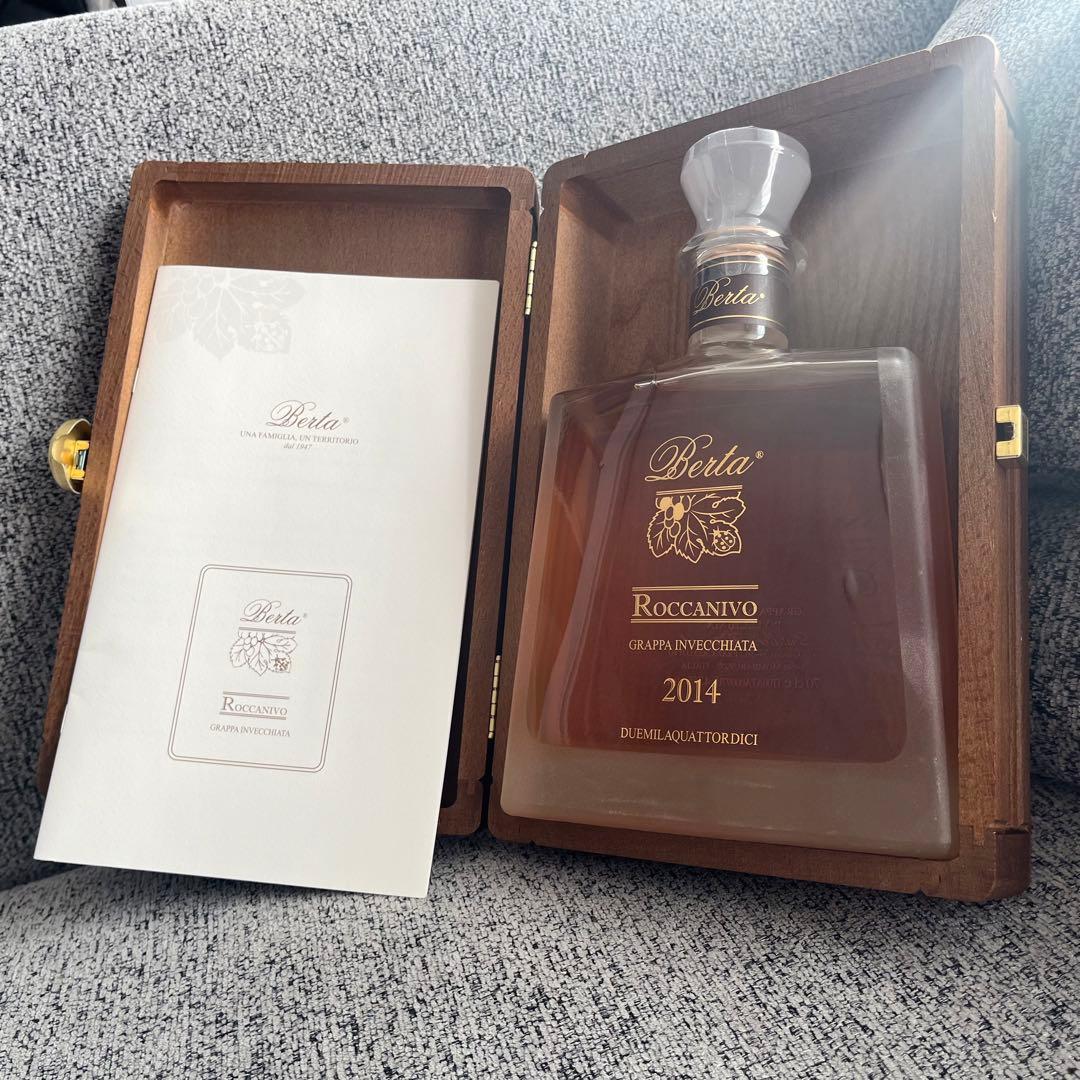 ロッカニーヴォ グラッパ ディ バルベーラ ダスティ 木箱入り 700ml