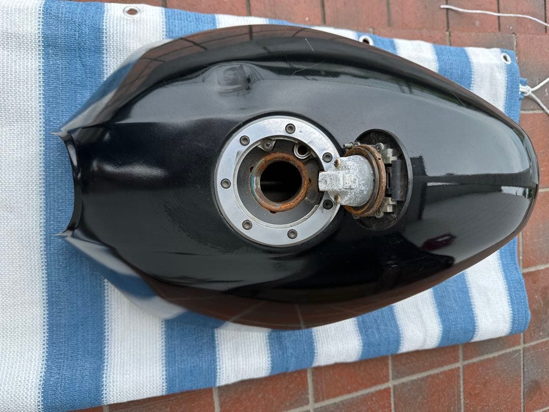 バリオス1型　タンク　Kawasaki