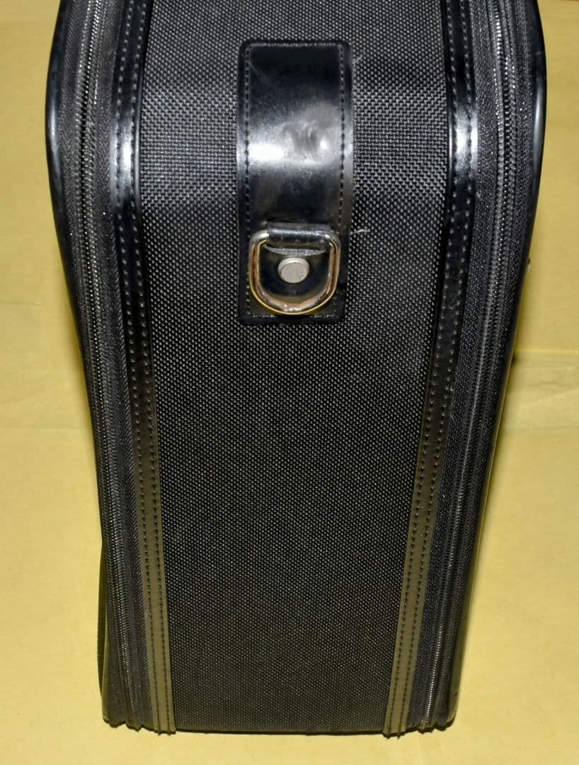 2025年現在　JR東日本　1都4県の支社・新幹線運輸区にて使用中　車掌乗務員鞄