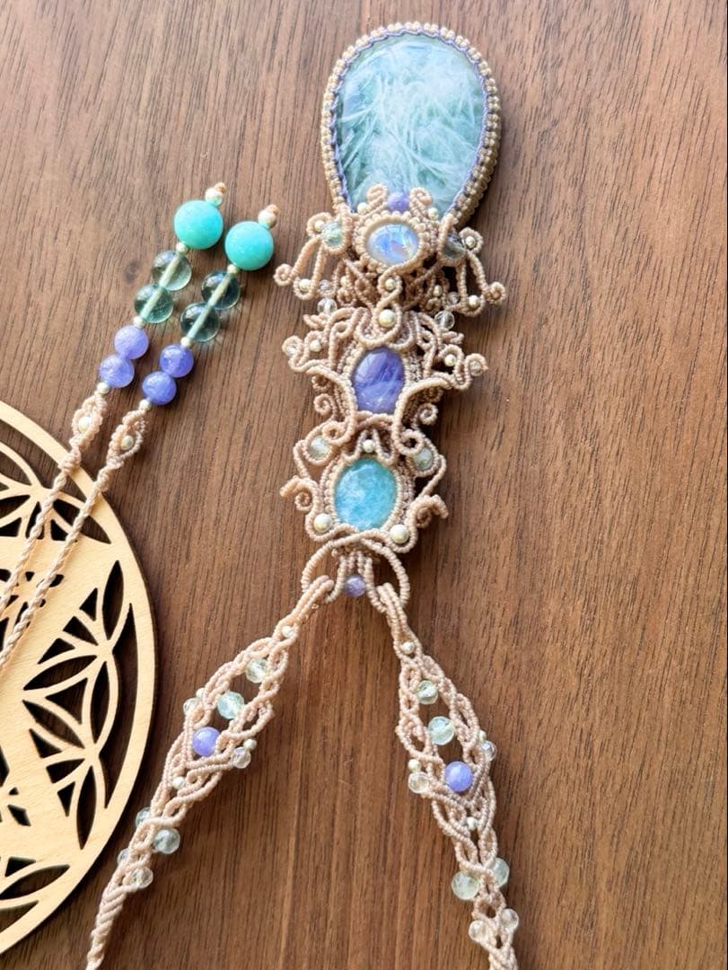 エンジェルフェザーフローライトマクラメ編みネックレス♡希少2色ハックマナイト使用