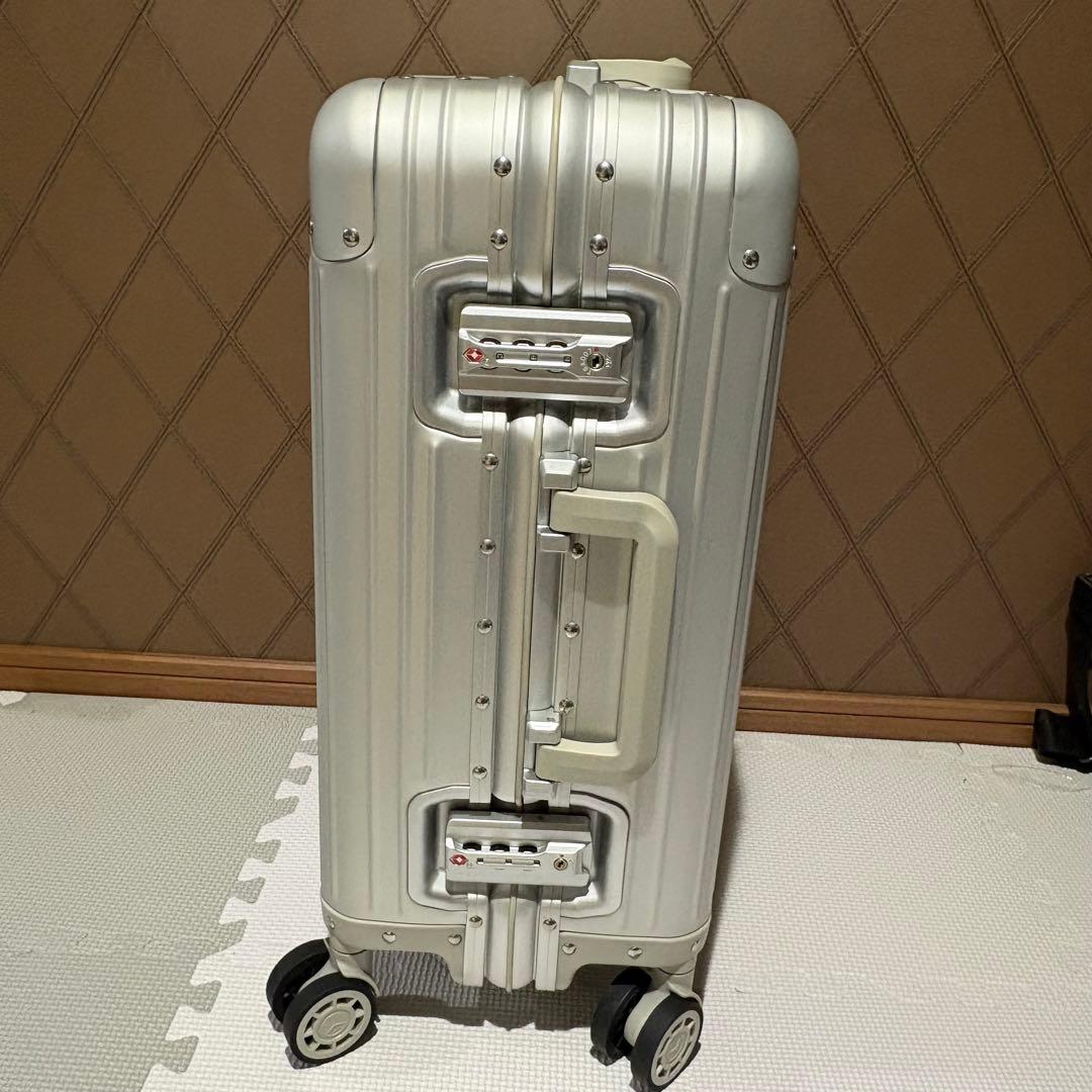 【未使用】Mercedes-Benz アルミニウムキャリーケース 32L