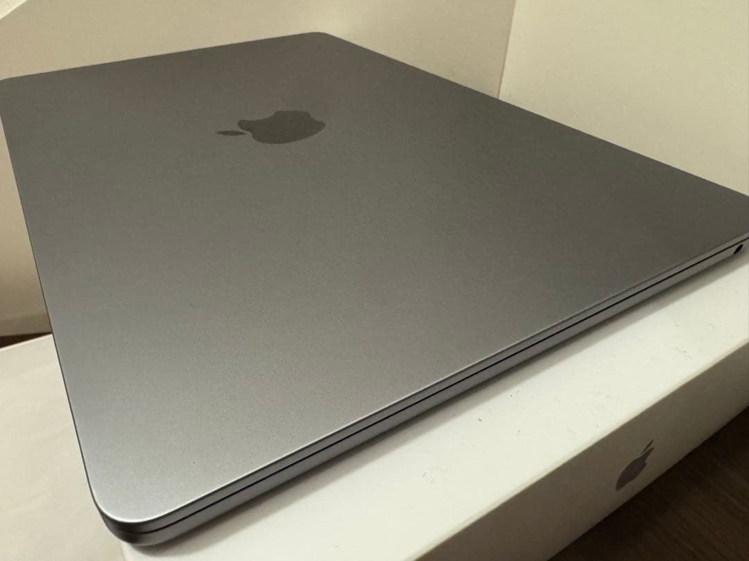 美品❤️MacBook Air M2 13.6インチ 8GB 256GB 初期化済