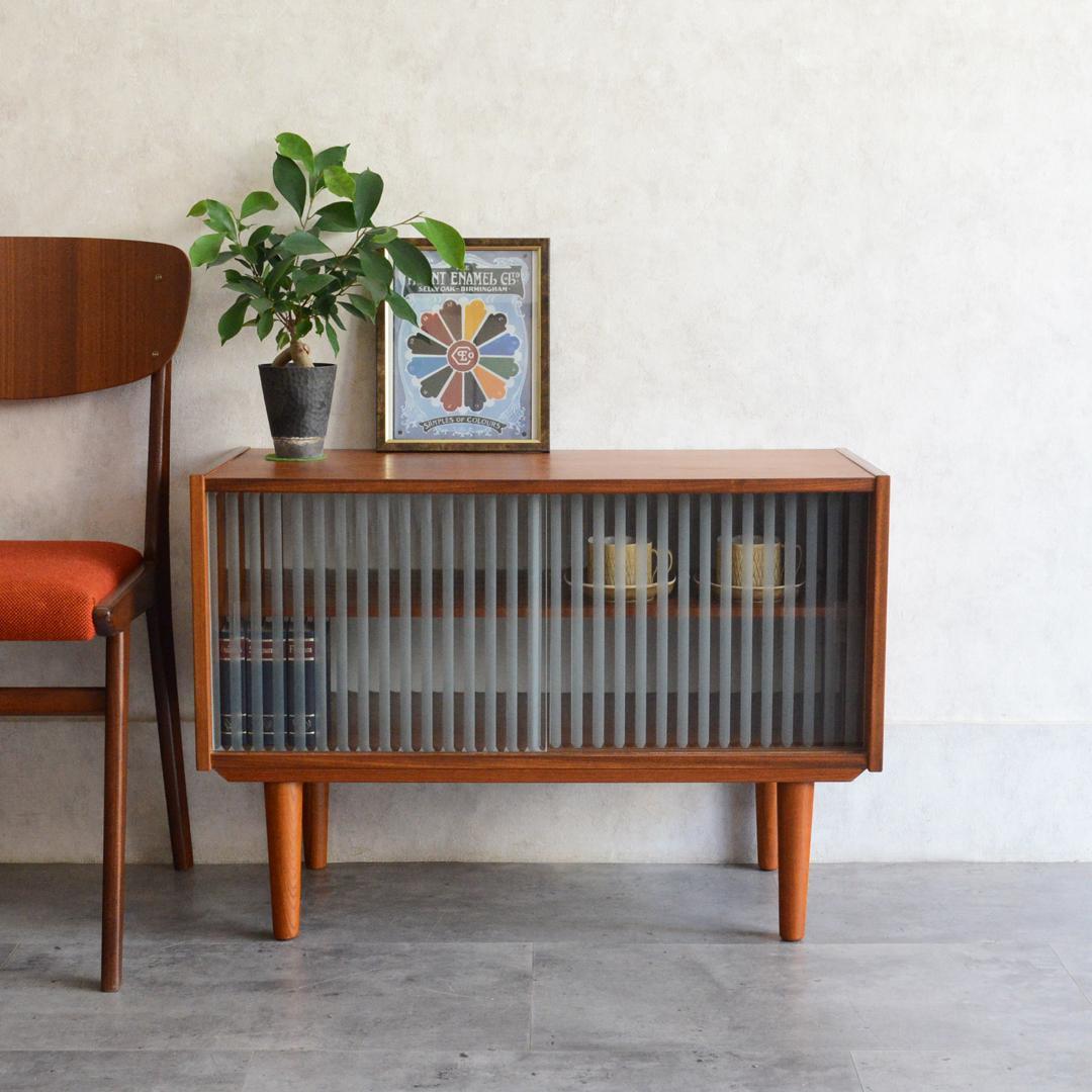 デンマーク 北欧ヴィンテージ チーク ガラスキャビネット 北欧家具 ショーケース