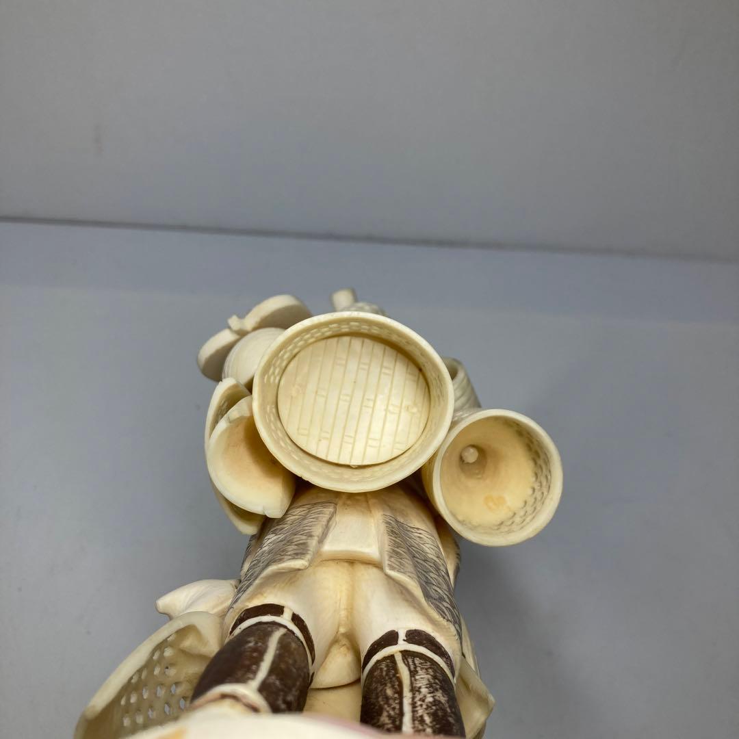 極上　かご売り商人置物　741g 東里7-0131☆2F