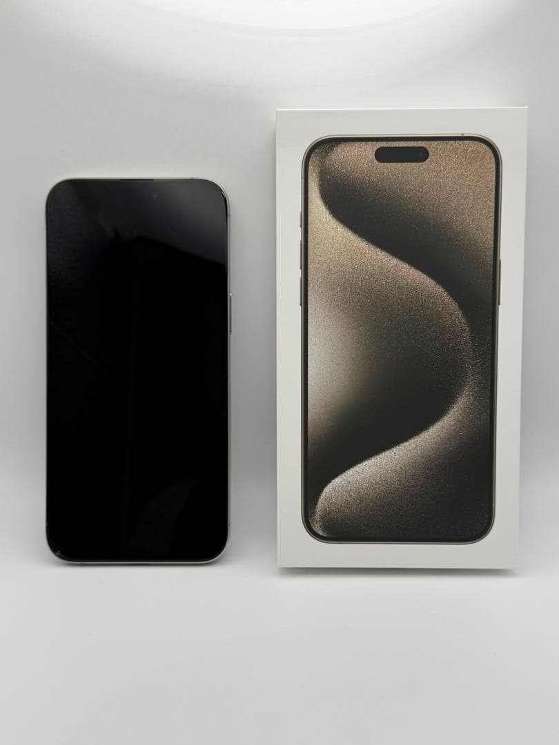 【美品】iPhone 15 Pro Max 256GB 国内版SIMフリー