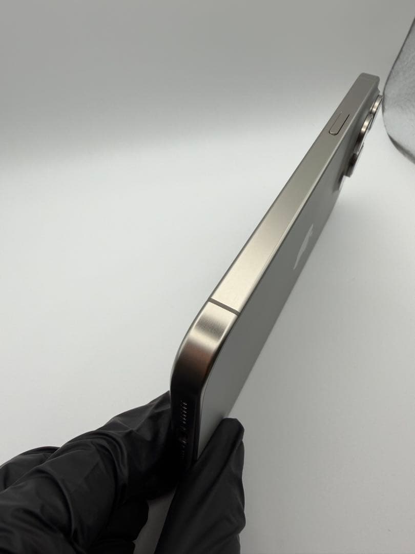 【美品】iPhone 15 Pro Max 256GB 国内版SIMフリー