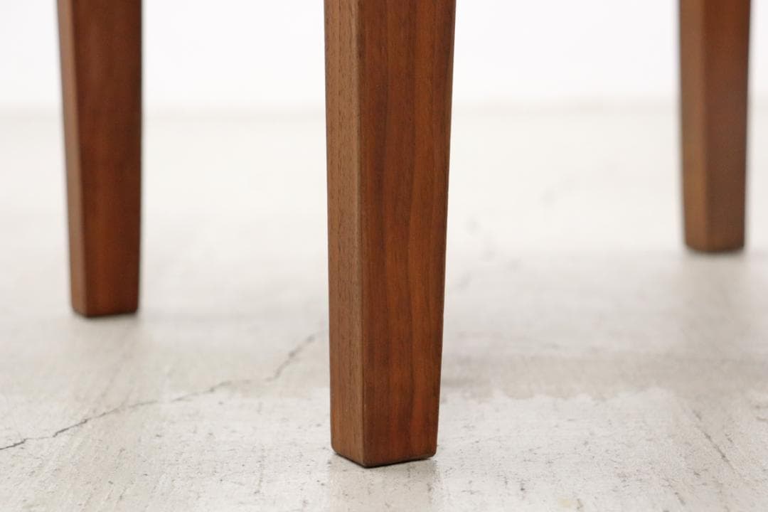 シャルドネ PINEAU ピノウ ウォールナット無垢材 スツール チェア モダン