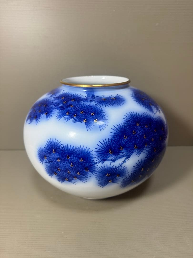 2167 香蘭社　染錦模様　老松文　花瓶　 金彩