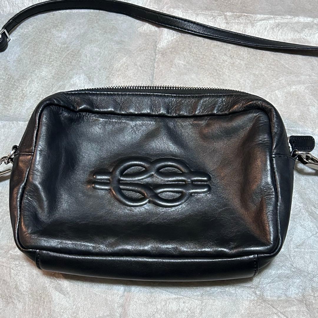 ear PAPILLONNER 《牛革》エンボス ショルダーバッグ ブラック