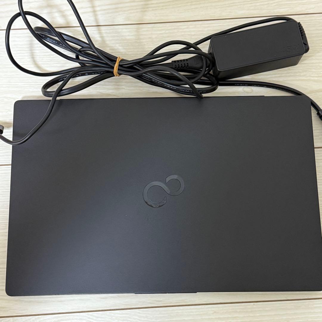 【ノート型パソコン】富士通 LIFEBOOK UH-X/E3