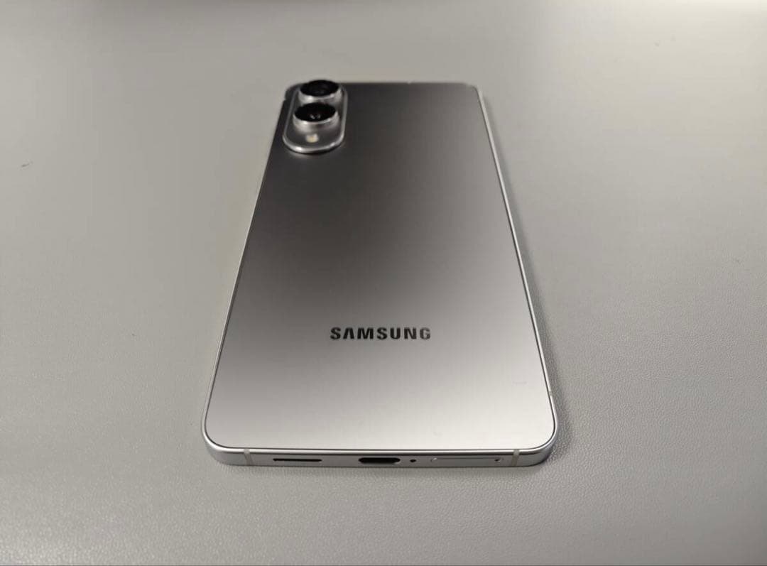 Samsung Galaxy Aシリーズ シルバー 本体