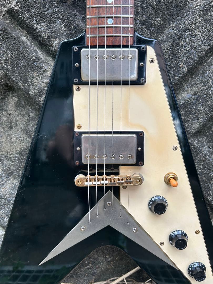 ギター Bacchus Brian Flying V model