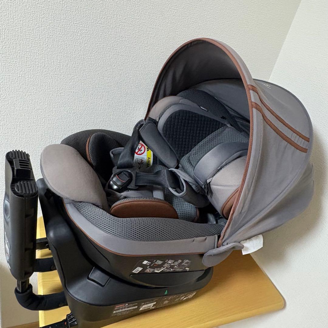 エールベベ クルットR ウィ リュクスグレー チャイルドシート