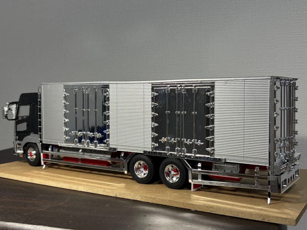 1/32 アオシマデコトラ　ヘビーフレイト　三菱スーパーグレート完成品