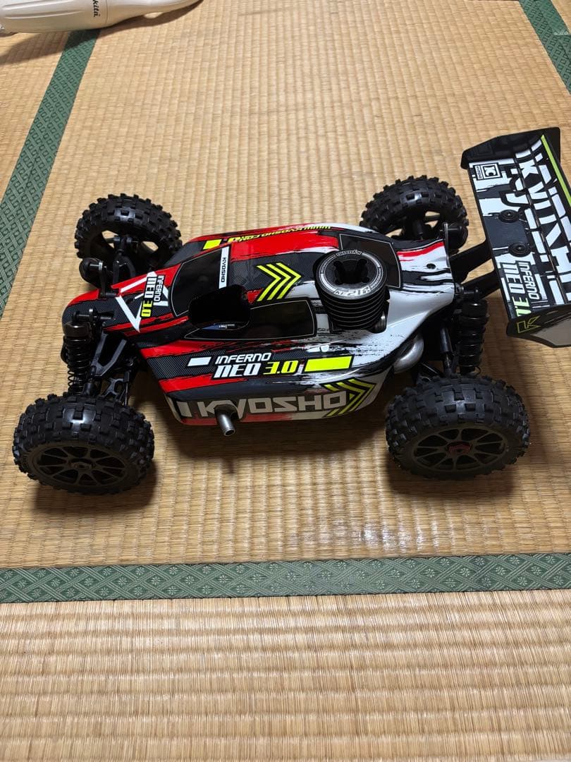 京商インファーノneo3.0工場完成済み1/8 21エンジン4WDレーシングバギ