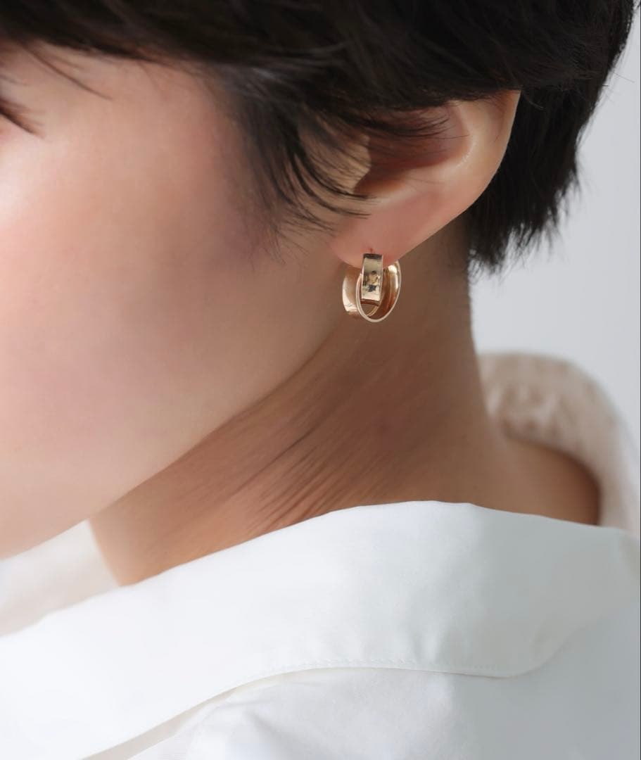 Lilas ワイドラインクロスフープピアス K10（両耳）