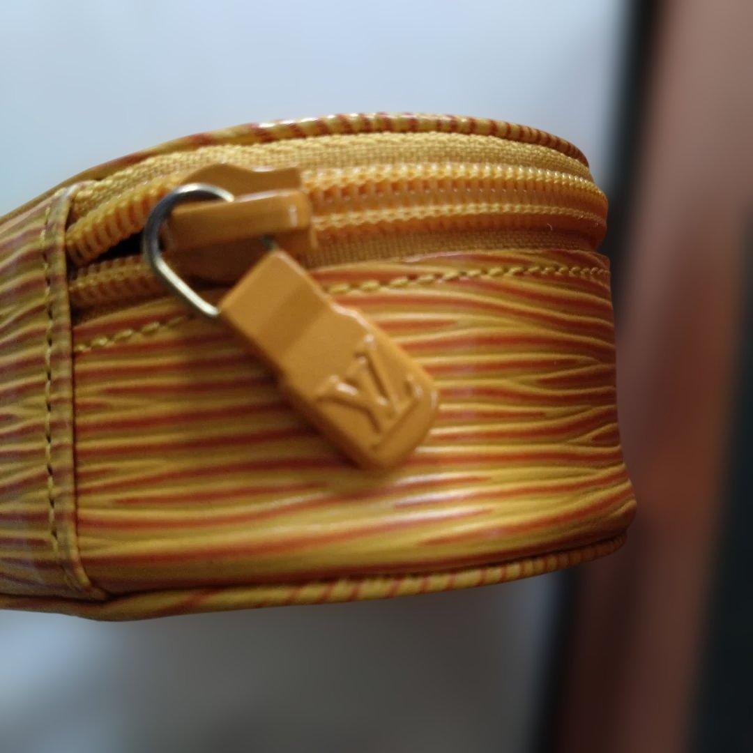 LOUIS VUITTON エピ レザー ジュエリーケース パリ専用箱 リボン付