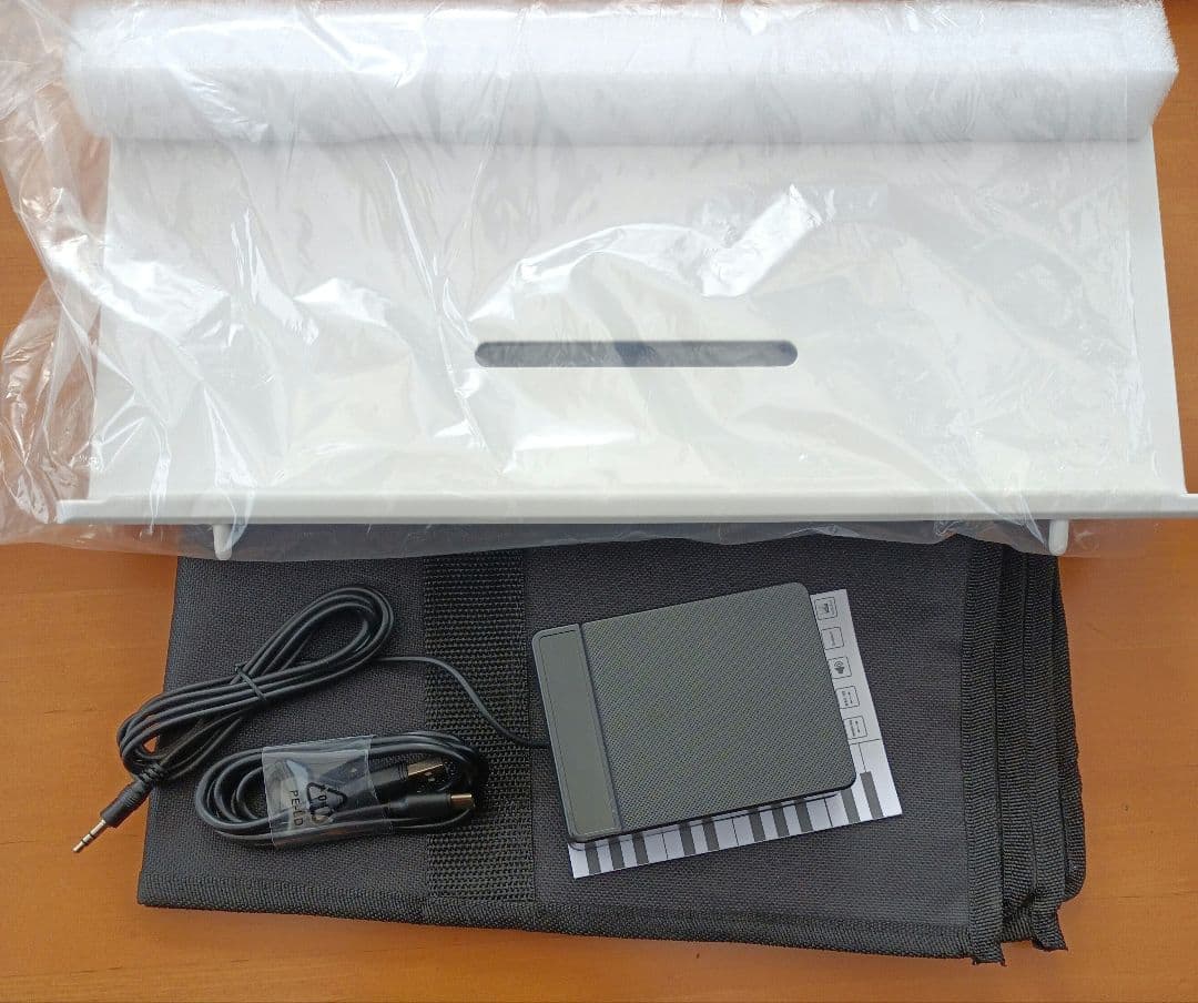 折りたたみ電子ピアノ PJ88