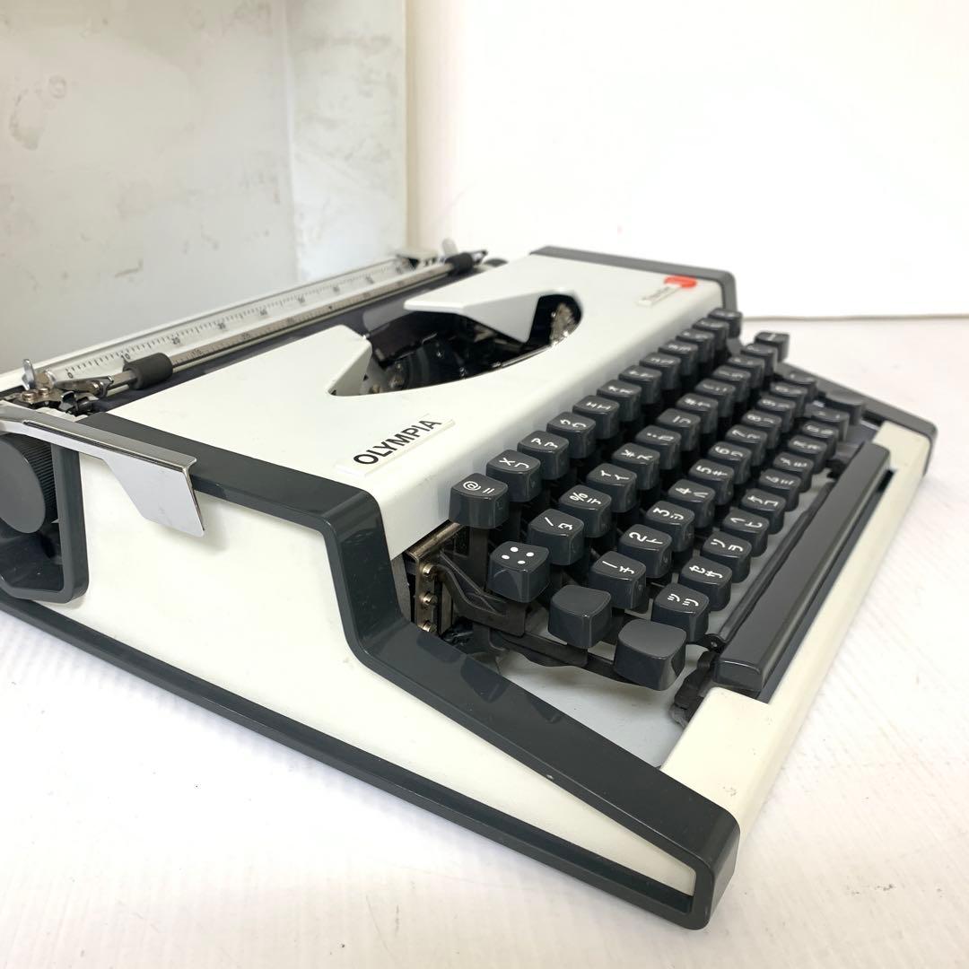 【未使用保管品】　タイプライター　OLYMPIA M70411-1