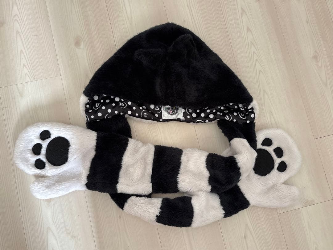 チェシャ猫デザインのファーキャップ