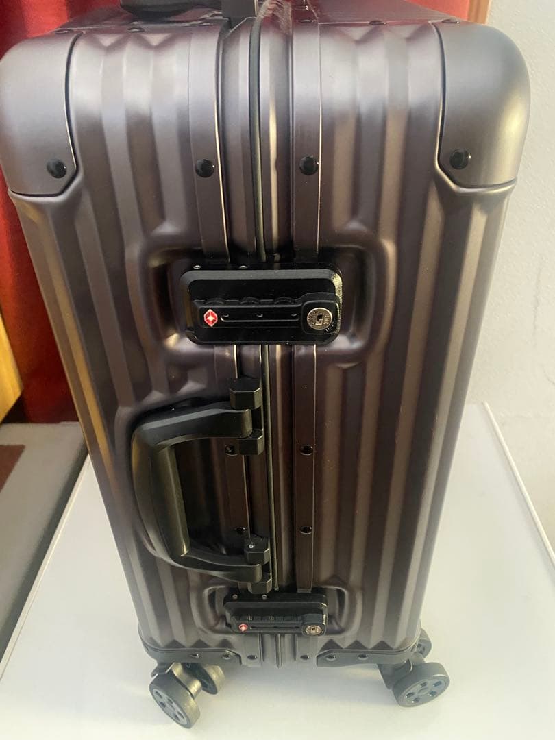 非売品 新品未使用AMG ダークグレー キャリーケース 33L