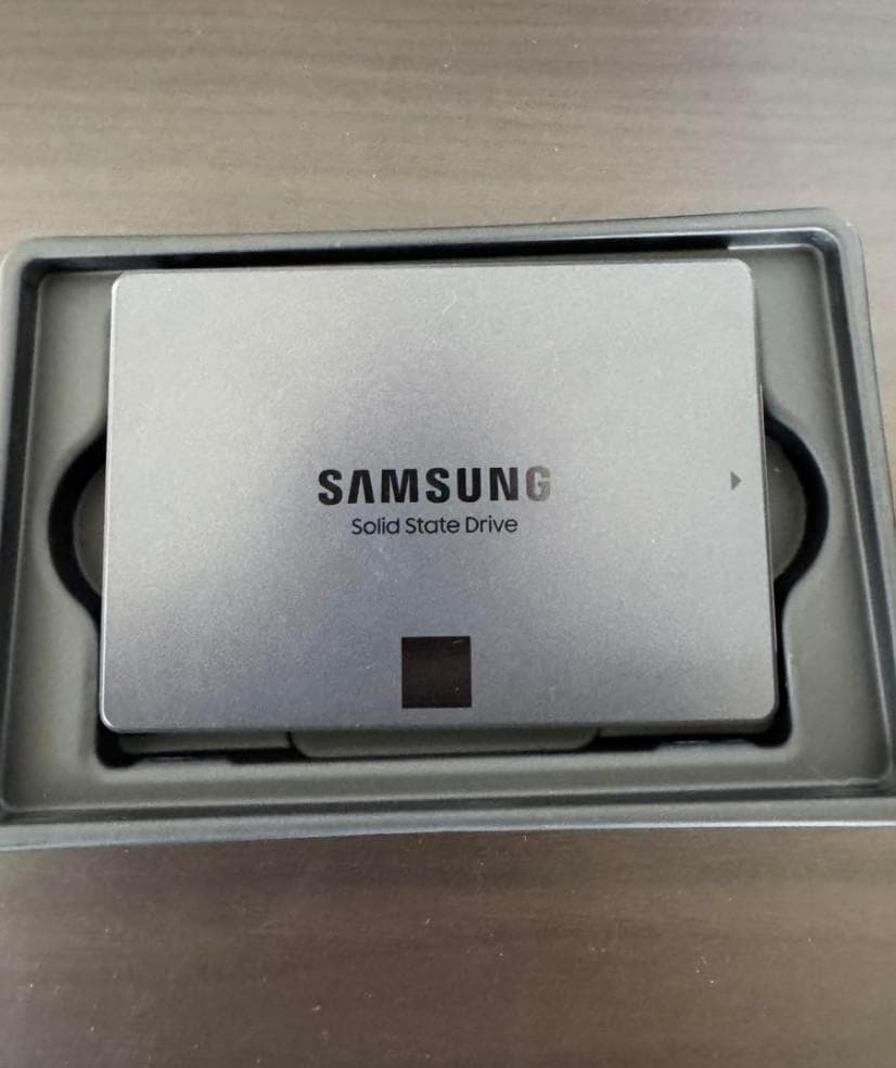 Samsung 870 QVO 内蔵型SSD 8TB