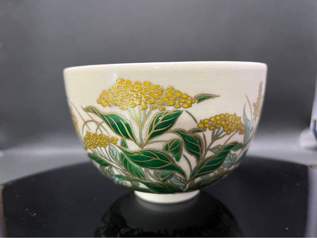 清閑寺杉田祥平　色絵春の花画茶碗