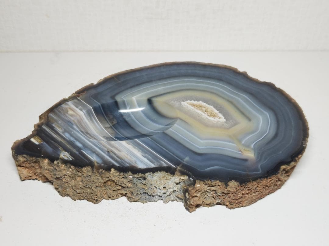 瑪瑙 1.7kg メノウ 原石 鑑賞石 自然石 誕生石 水石 鉱物 宝石 置石