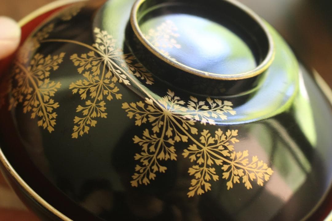 時代逸品！時代内朱金縁黒漆に優美な羊歯蒔絵の映えるお椀2点（検輪島塗蒔絵椀雑煮椀