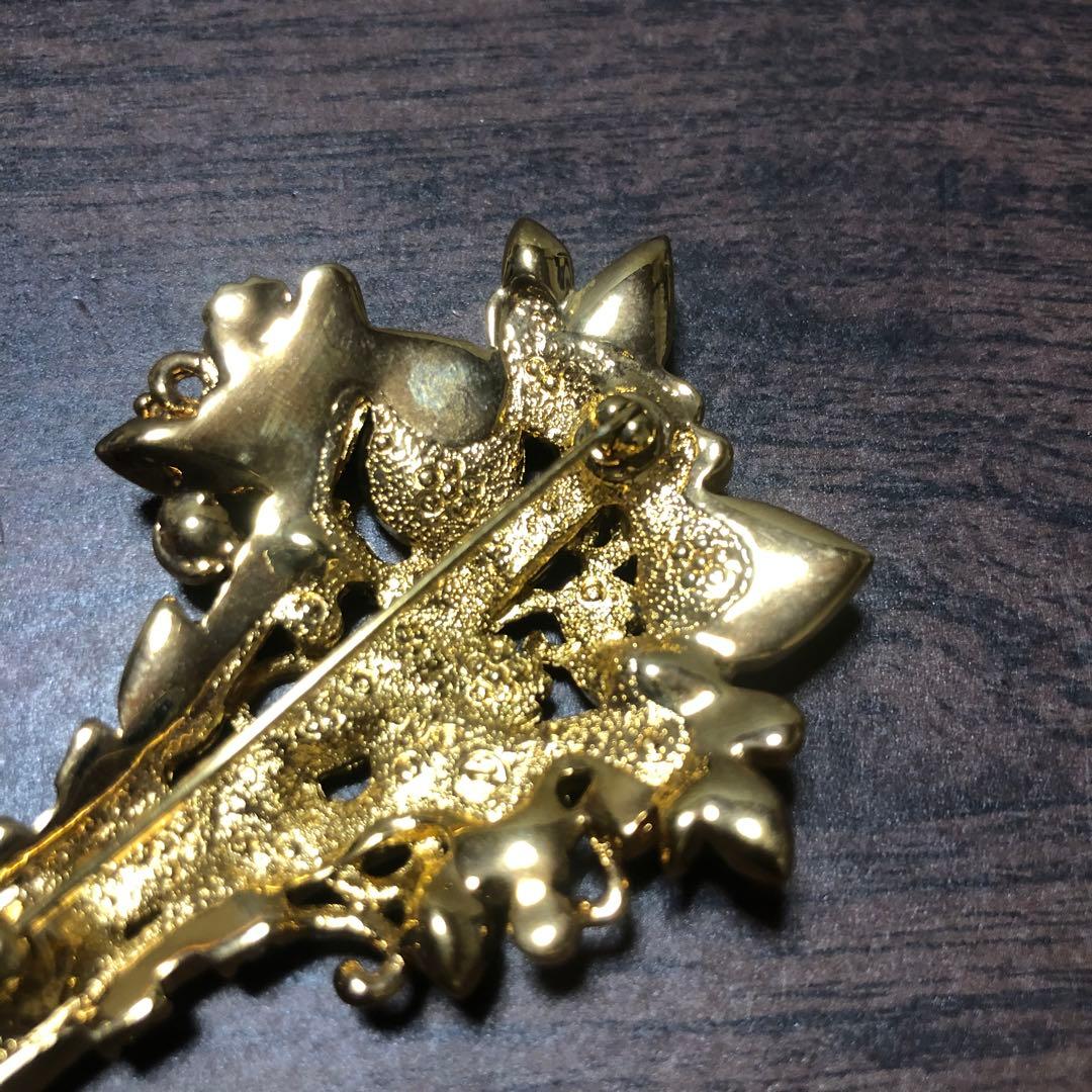 スワロフスキー　花束デザイン ブローチ 多色ストーン