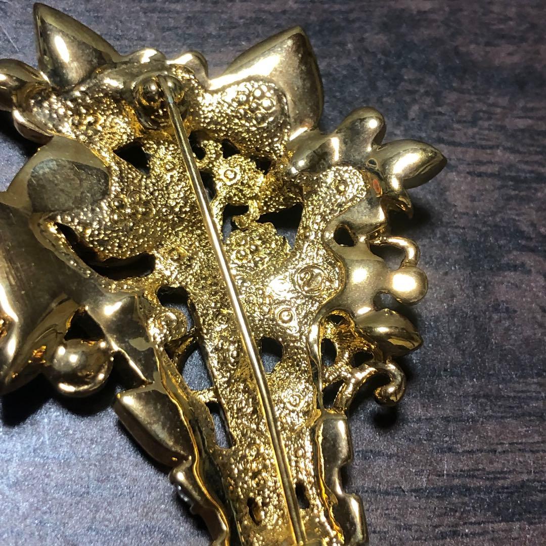 スワロフスキー　花束デザイン ブローチ 多色ストーン