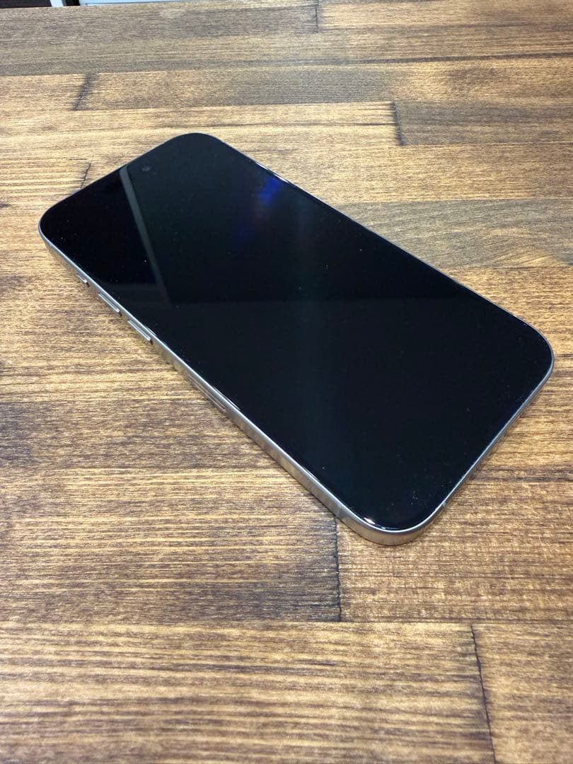 iPhone 15Pro ナチュラルチタニウム　128GB