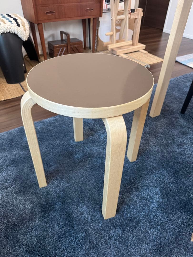 新品　artek スツール E60 モーヴ　4本脚　リノリウム　アルテック